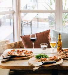 Poco Pizza Table 1