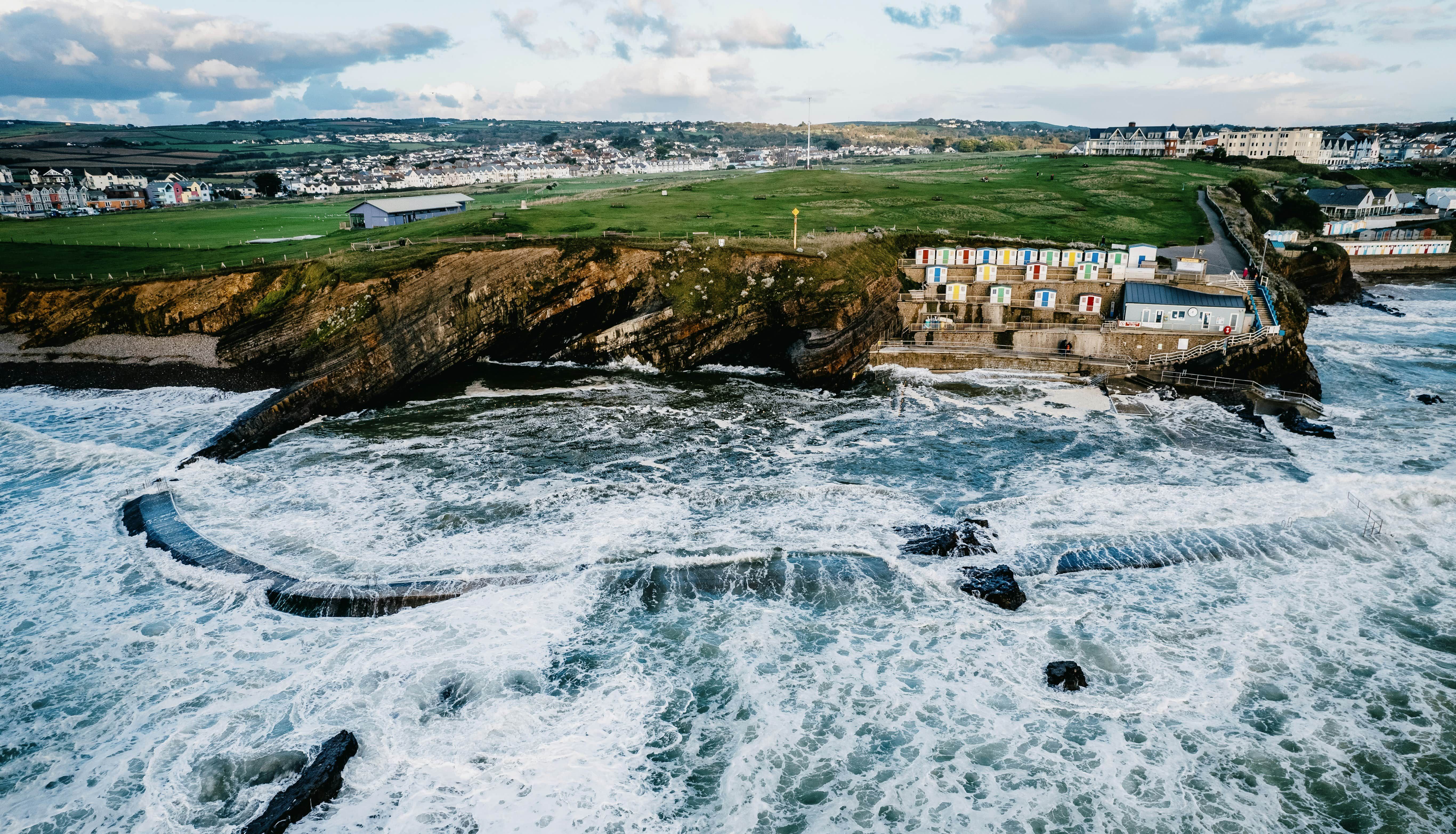 nick-russill-_sm8GpbRMkk-unsplash-min