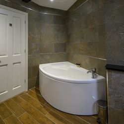 King James Bathroom