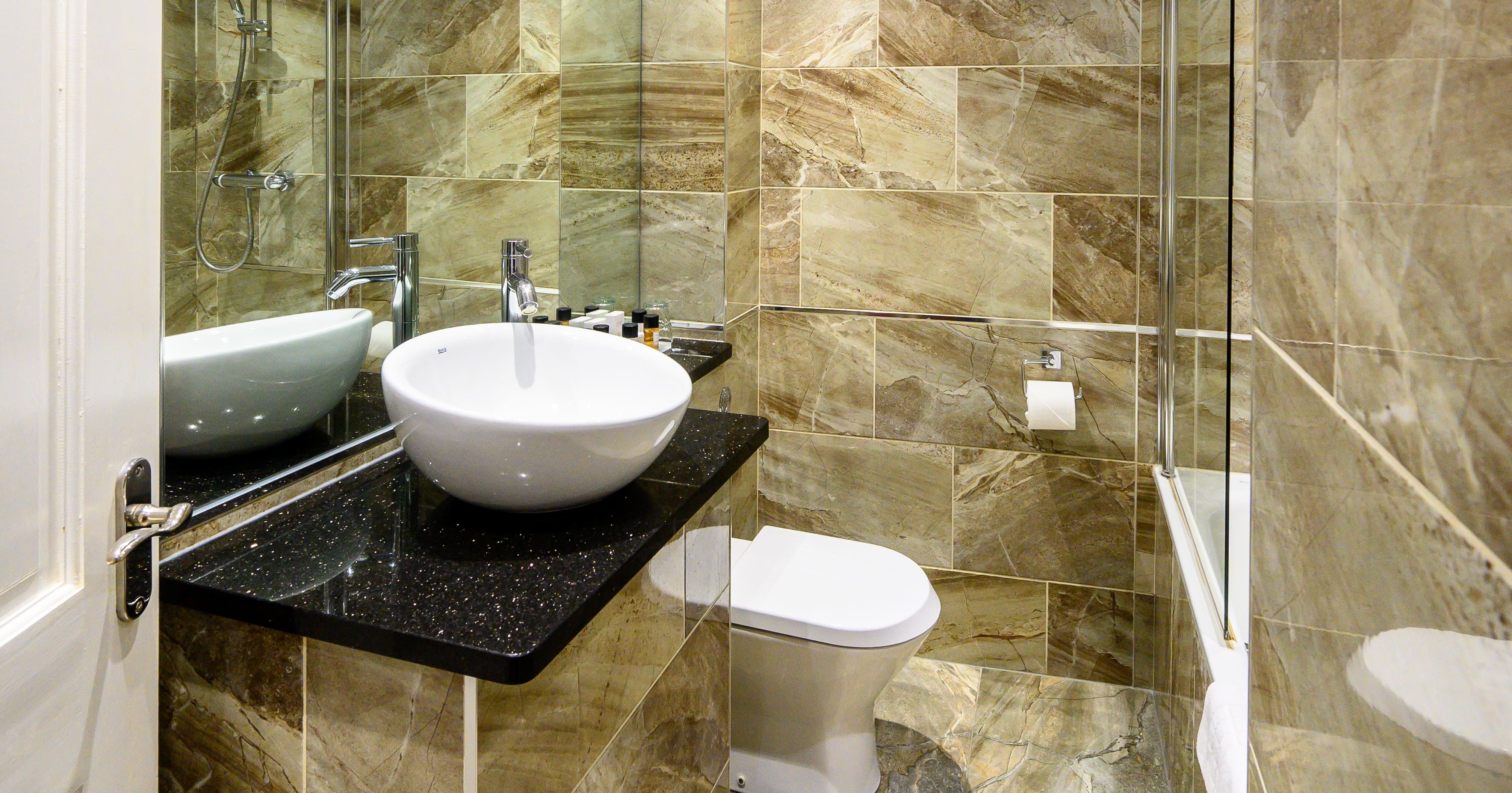 Classic Twin Bathroom