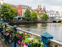 A peaceful view of the vibrant and colourful city center, highlighting the best of Sligo attractions.