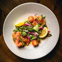 Salmon salad starter