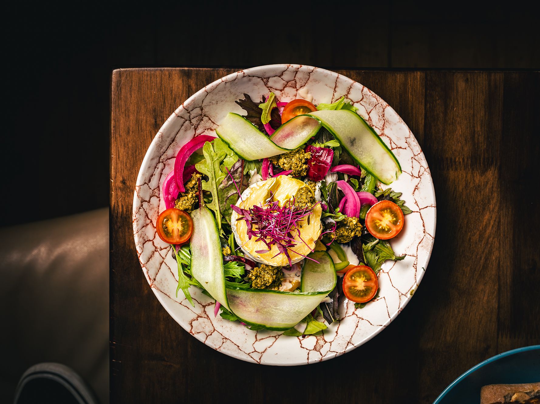 Salad with baked cheese