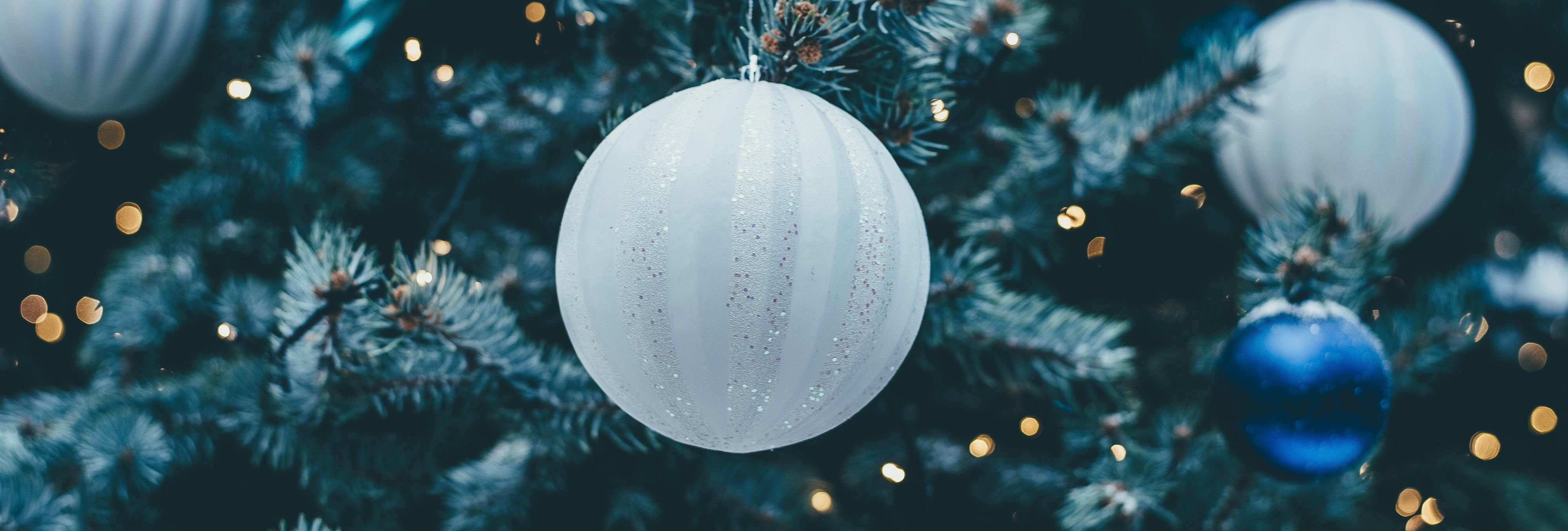 Christmas tree with blue and white baubles