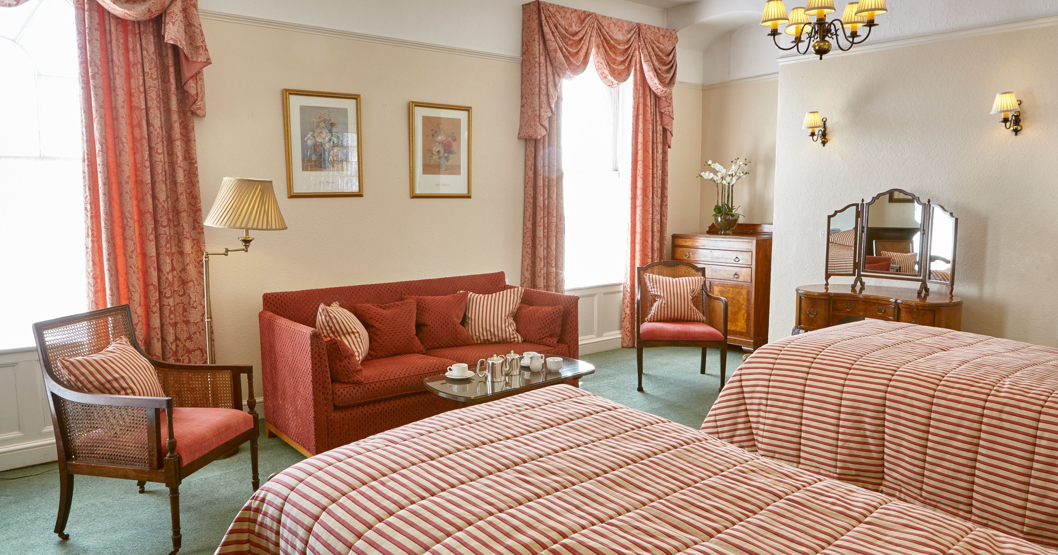 Large superior bedroom at the Royal York Hotel