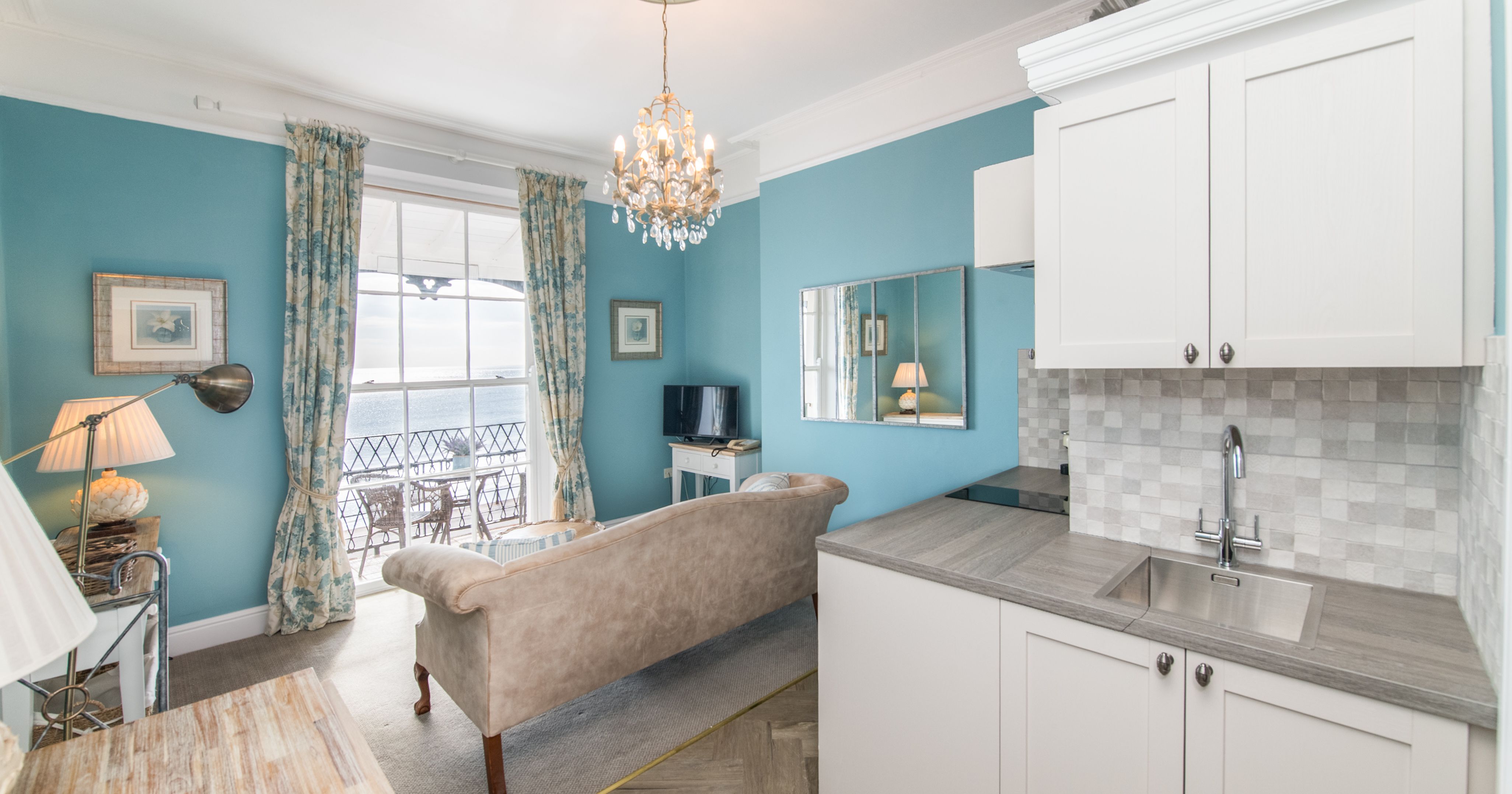 Faulkner Suite Lounge