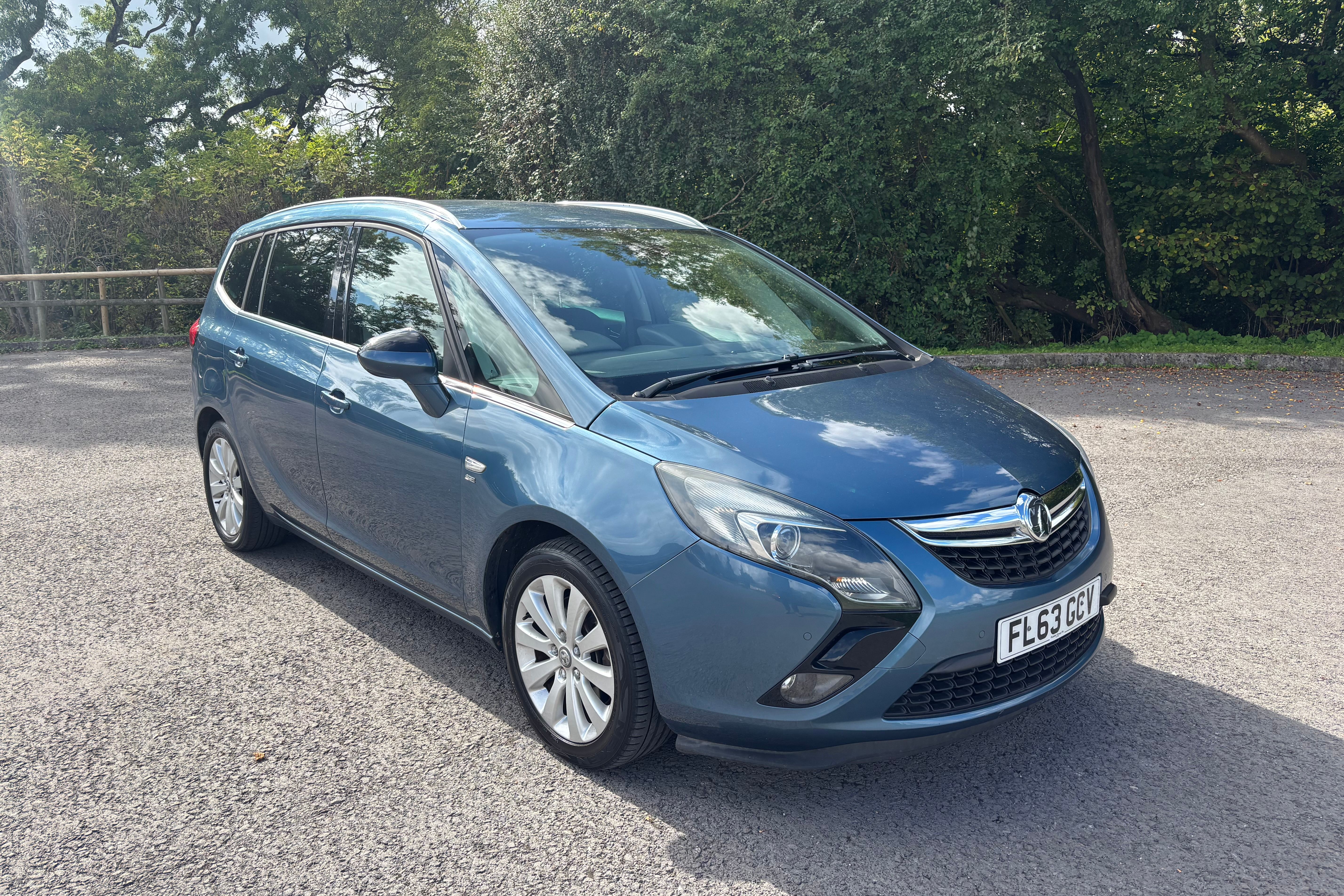 Zafira 001