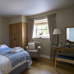 ROOM 1 2
