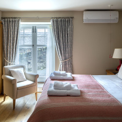 ROOM 2 1
