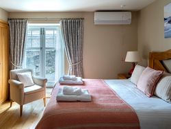ROOM 2 1