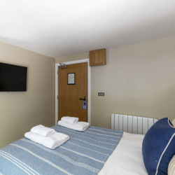 ROOM 4 2