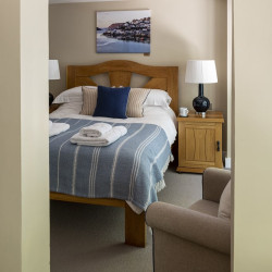 ROOM 4 4