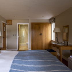 ROOM 7 3
