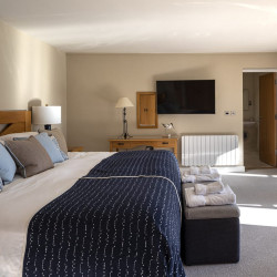 ROOM 10 2