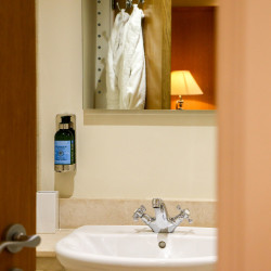 ROOM 12 5