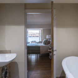 ROOM 17 4