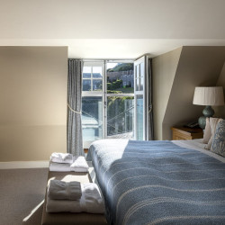 ROOM 20 2