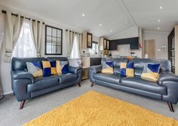 PERRANPORTH_VIP_LODGE_2_BED_HOT_TUB-interior06