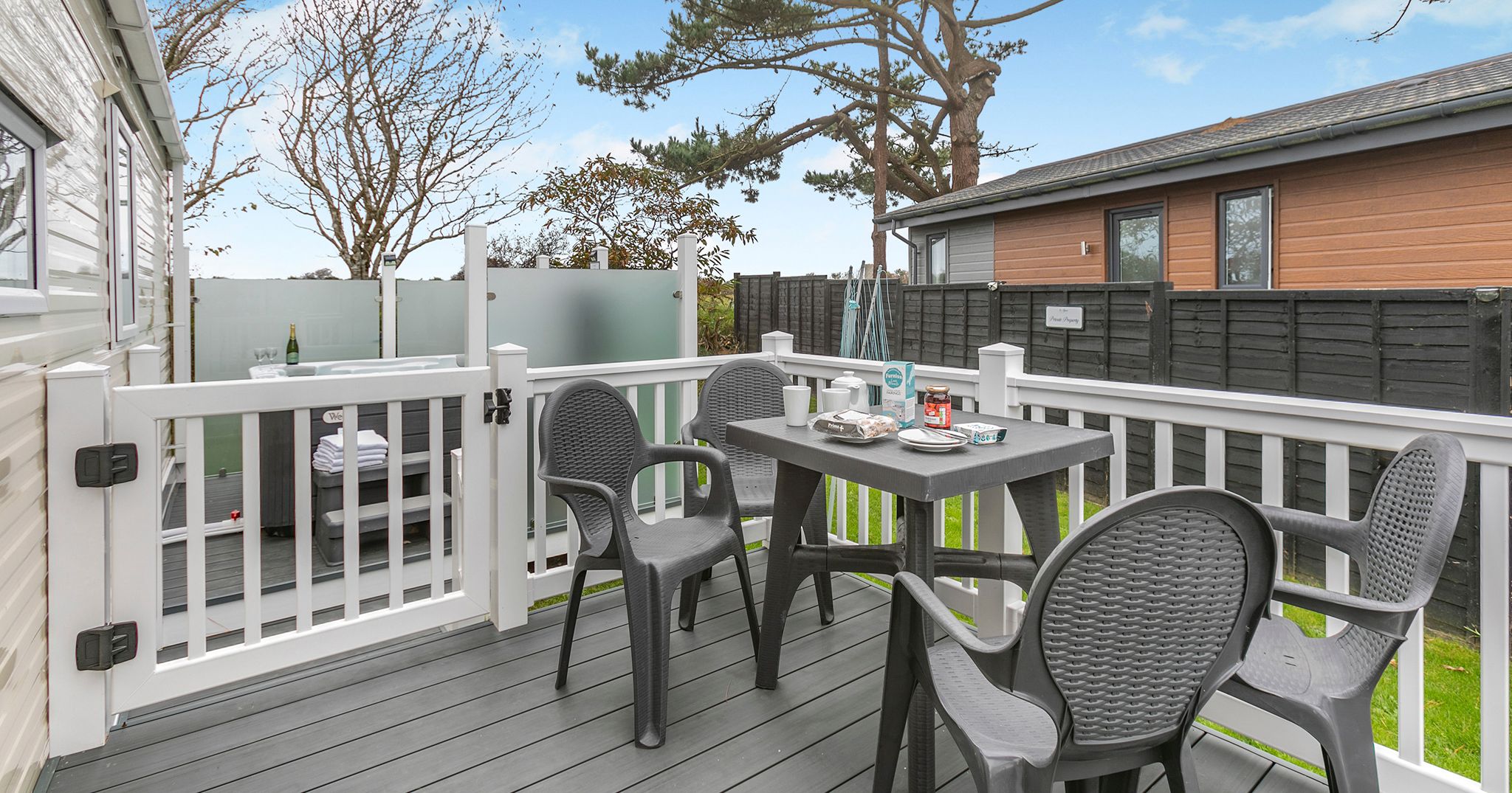 PERRANPORTH_2_BED_HOT_TUB-exterior01