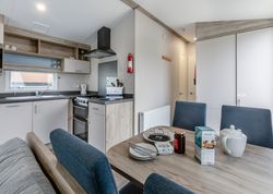 HOLYWELL_2_BED_HOT_TUB-interior07