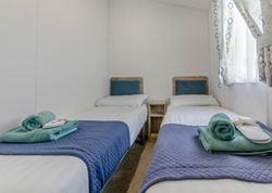 CHAPEL_PORTH_DELUXE_3_BED_HOT_TUB-interior02