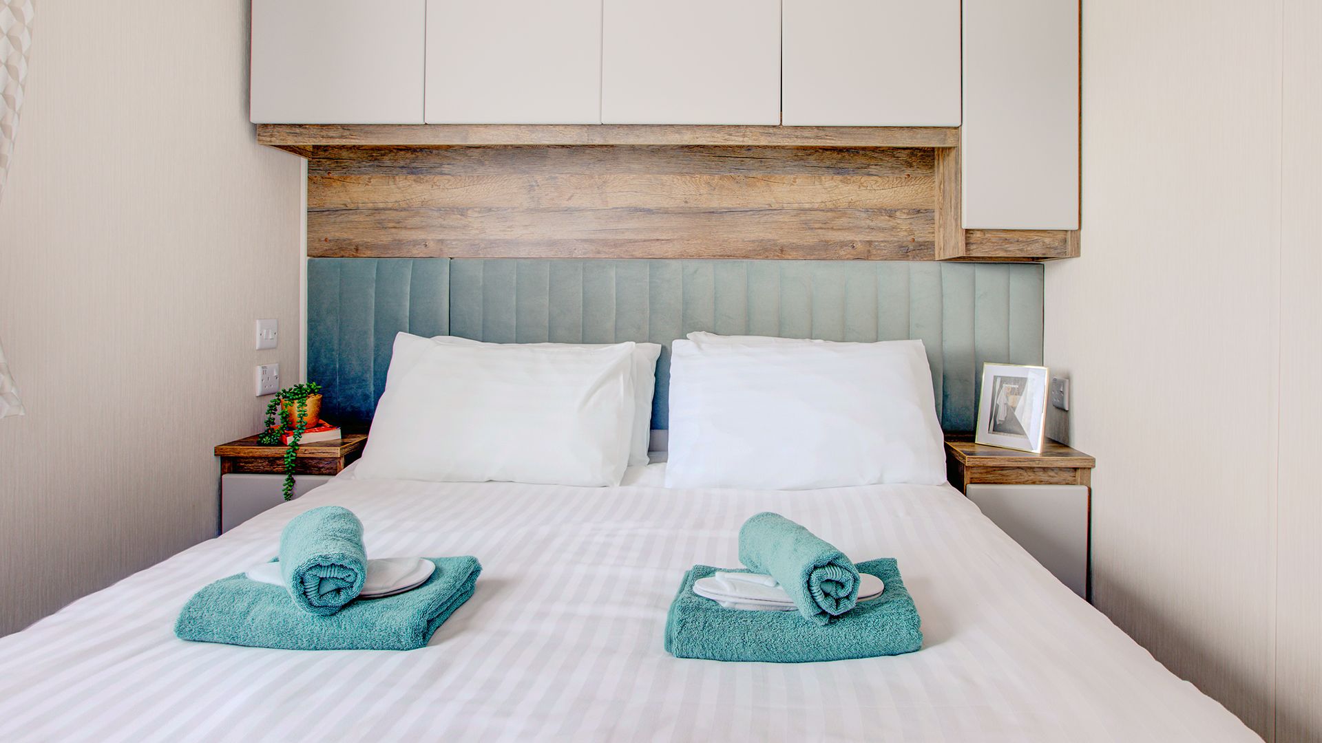 441A5157_58_59_60_61