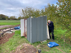 14/11/2024 The cladding of the compressor house continues.