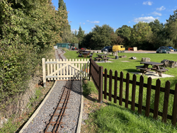 25/09/2025  A new gate installed to prevent unauthorised access to the running lines.