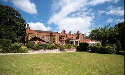 The Mount Hotel Exterior