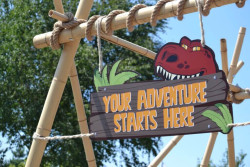 Mini Golf Adventure sign