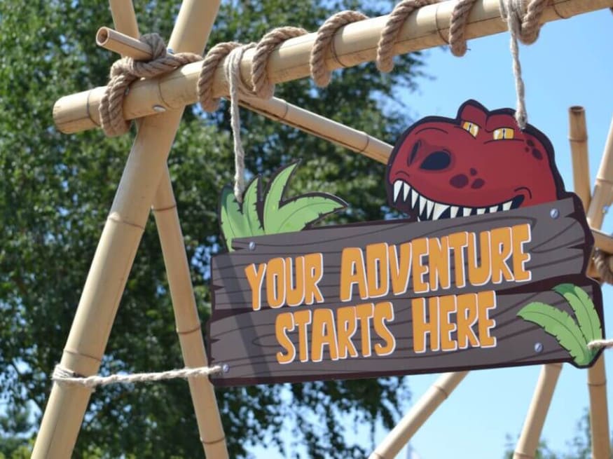 Mini Golf Adventure sign