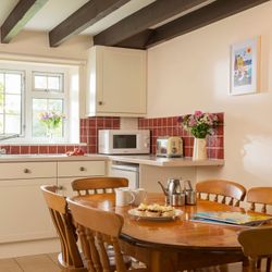 Fern kitchen
