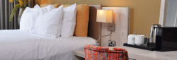 bedroom-and-desk