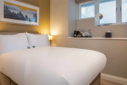 snug-bedroom