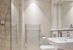 cosy-room-bathroom