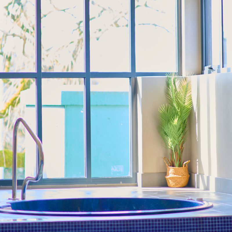 Hot Tub at the Hydro