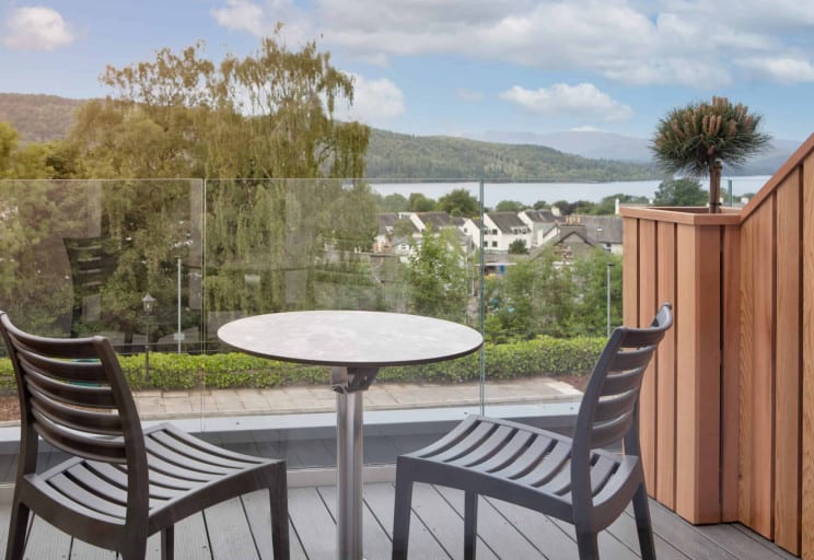 super-lake-view-balcony-balcony