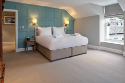 the-ro-suite-bedroom-view