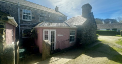 Smoke House exterior - Trenance Farm Cottages