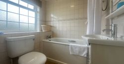 Stable Cottage - Bathroom