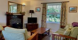 Smithy Cottage - Open-plan living area