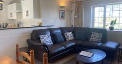 Byre Cottage - Open-plan living area