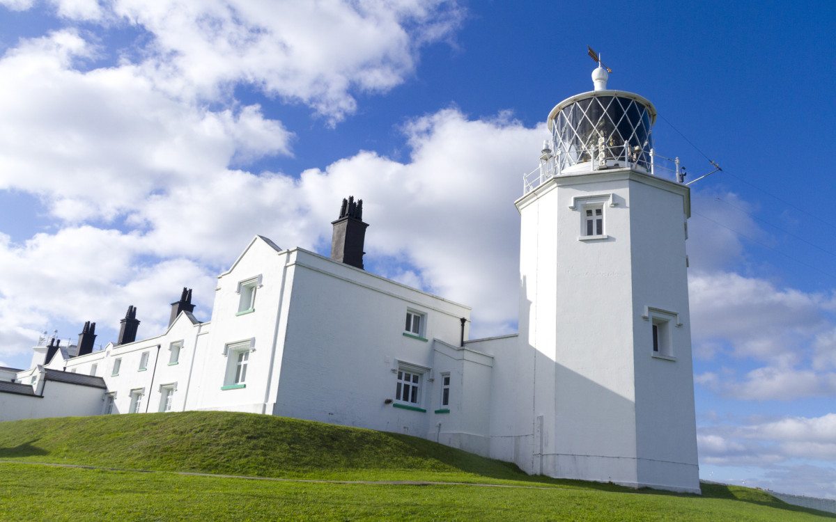 Lizard Point Lighthouse - Trenance Farm Cottages