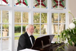 Louise Richey - Pianist