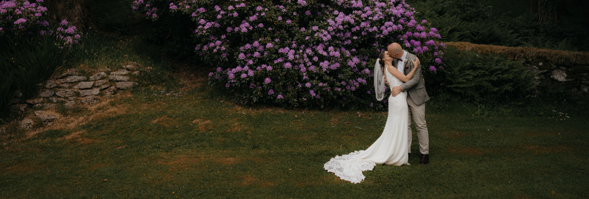 Two Bridges Wedding, Couple in the Gardens