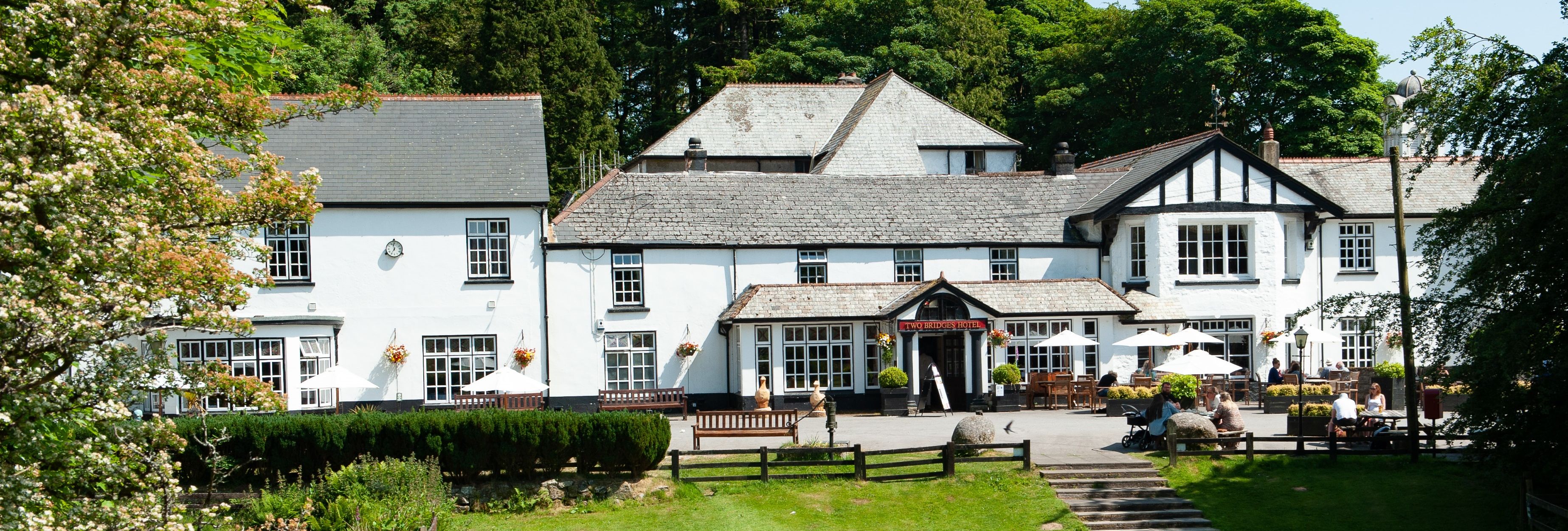 Two Bridges Hotel front view