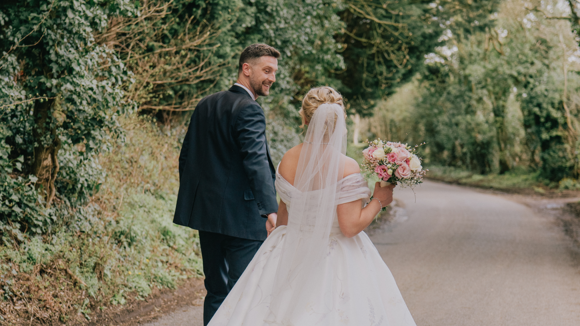 Wedding couple driveway