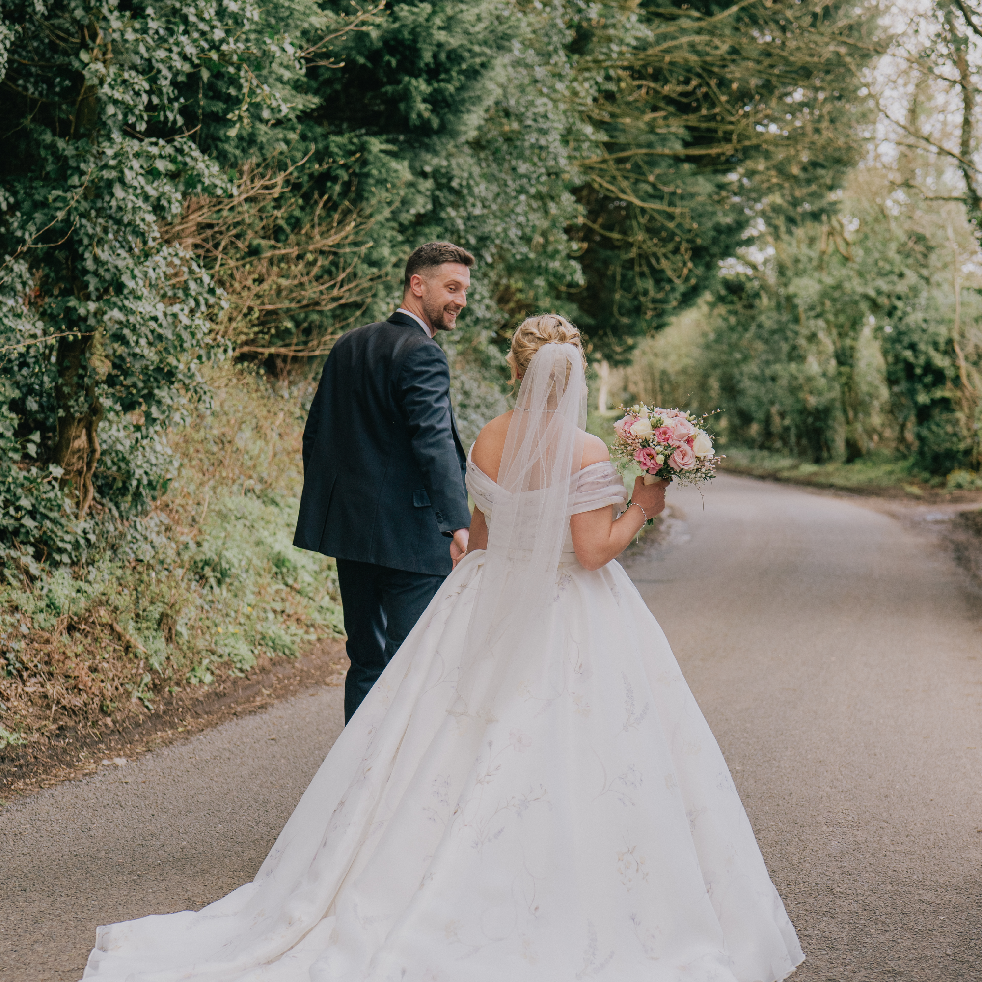 Wedding couple driveway