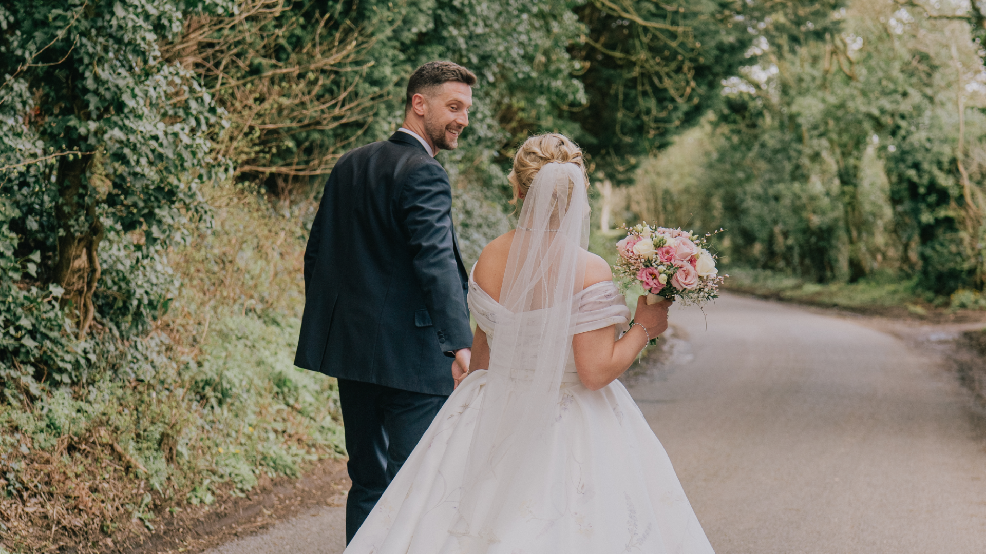 Wedding couple driveway