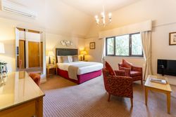 Weatheroak Suite - Bedroom